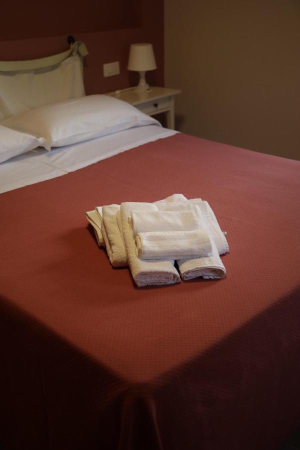 Agriturismo La Fonte Di San Girio Guest House โปเตนซา ปิเชนา ภายนอก รูปภาพ