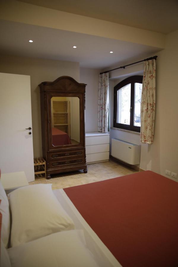 Agriturismo La Fonte Di San Girio Guest House โปเตนซา ปิเชนา ภายนอก รูปภาพ