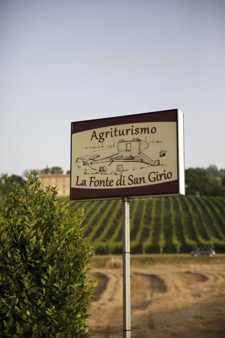 Agriturismo La Fonte Di San Girio Guest House โปเตนซา ปิเชนา ภายนอก รูปภาพ
