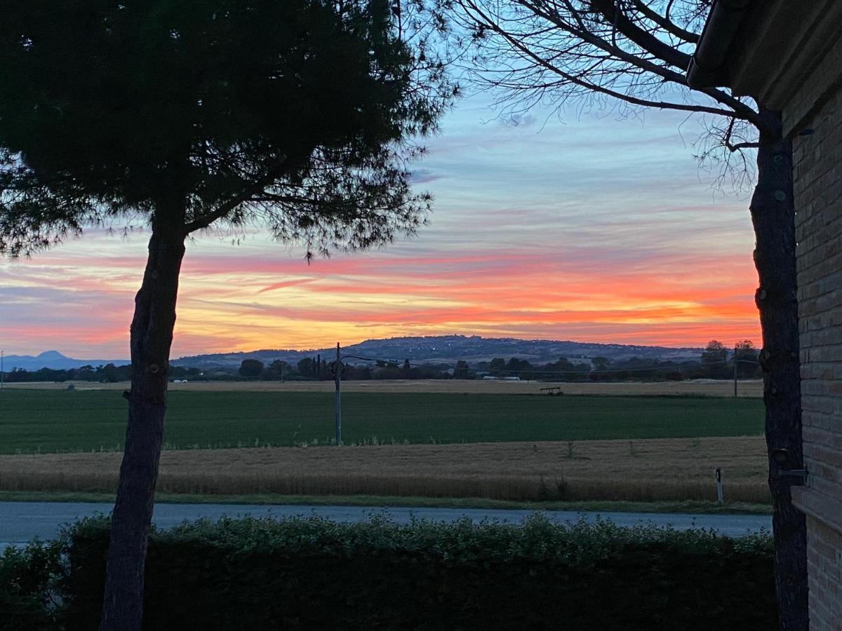 Agriturismo La Fonte Di San Girio Guest House โปเตนซา ปิเชนา ภายนอก รูปภาพ
