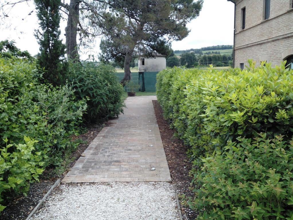 Agriturismo La Fonte Di San Girio Guest House โปเตนซา ปิเชนา ภายนอก รูปภาพ