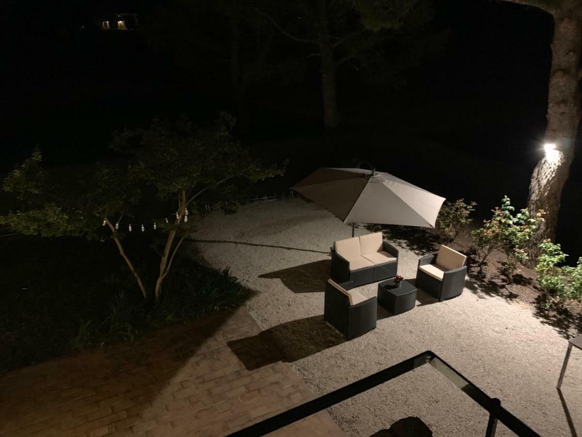 Agriturismo La Fonte Di San Girio Guest House โปเตนซา ปิเชนา ภายนอก รูปภาพ