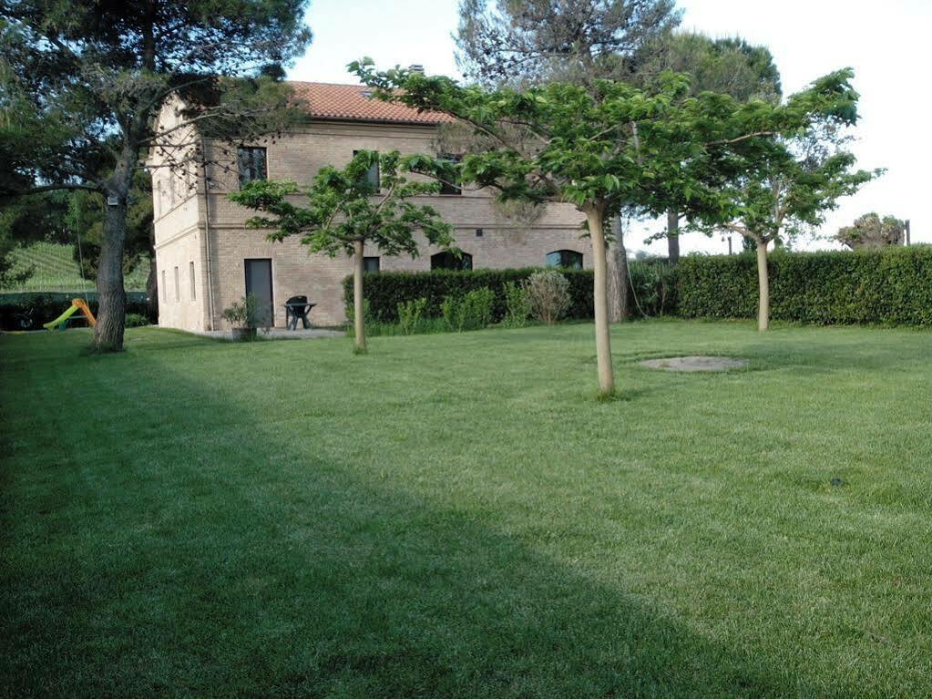 Agriturismo La Fonte Di San Girio Guest House โปเตนซา ปิเชนา ภายนอก รูปภาพ